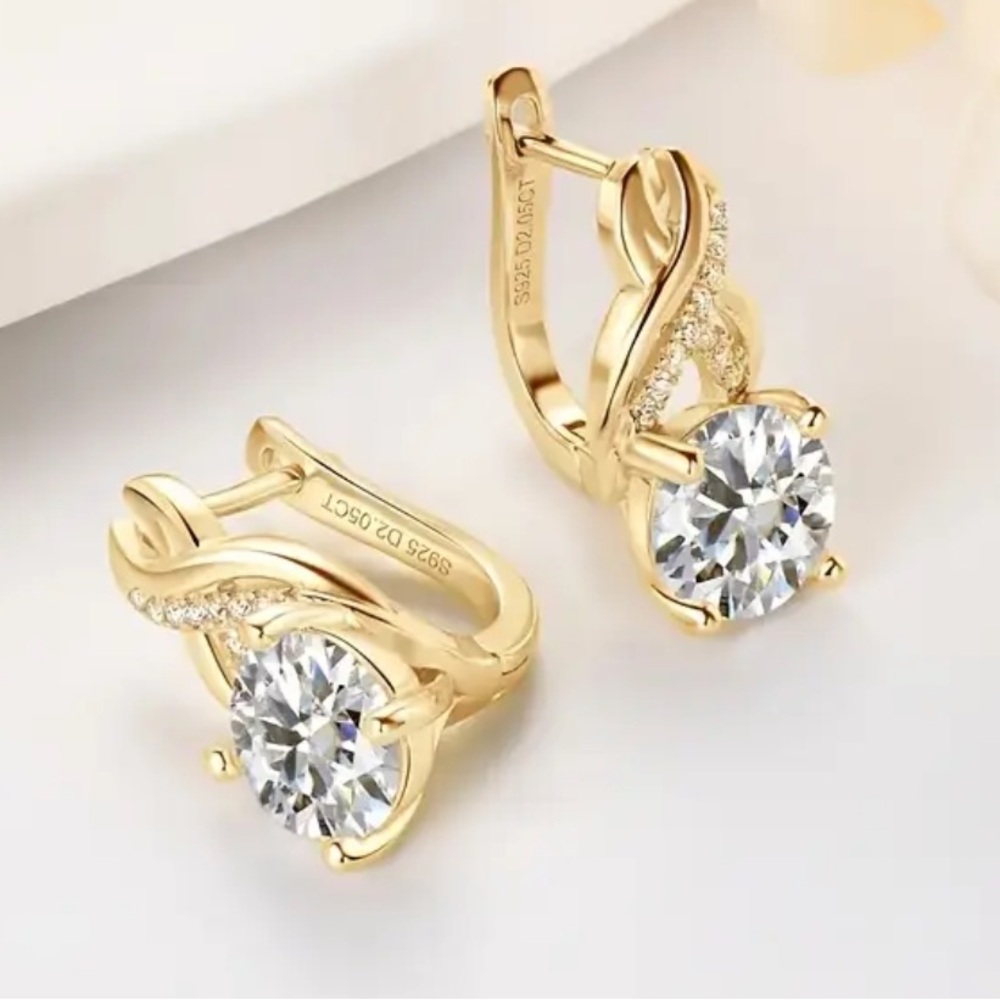 Moissanite Diamond earring